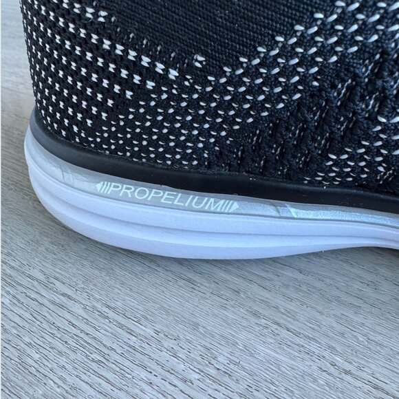 APL Men's TechLoom Pro X Running Shoe Size US 9 Limited Edition. Good condition. - Picture 9 of 11
